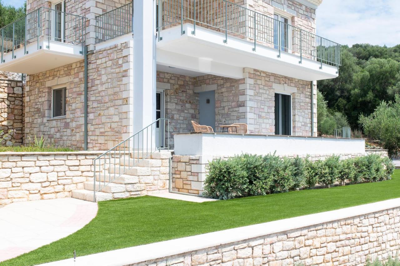 Alma Hills Gialova Apartment Exterior photo