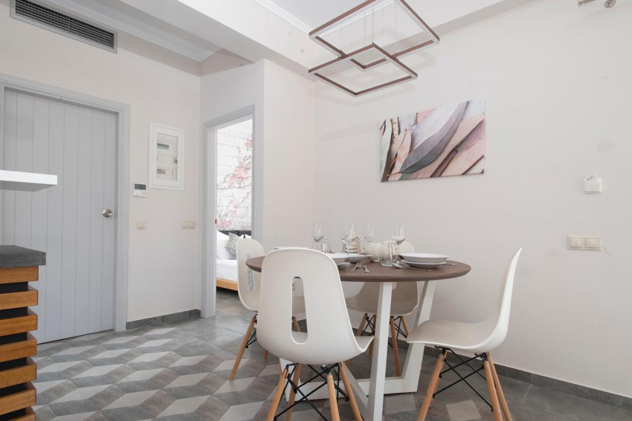 Alma Hills Gialova Apartment Exterior photo
